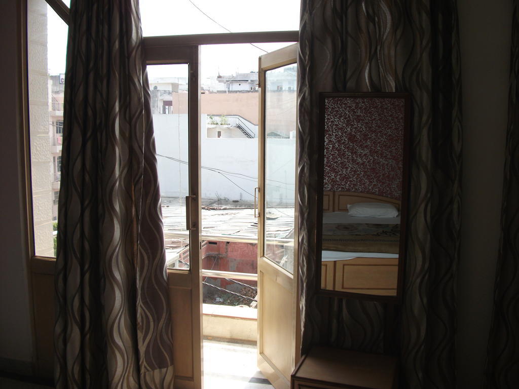 Shalimar Hotell New Delhi Exteriör bild